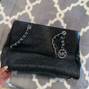 Michael Kors shoulder bag with matching wallet